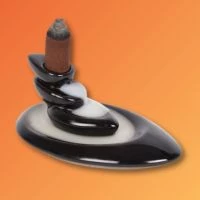 Lefelé áramló füstölőtartók és kúp füstölők