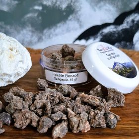 Gyanták a világ körül-Fekete Benzoé