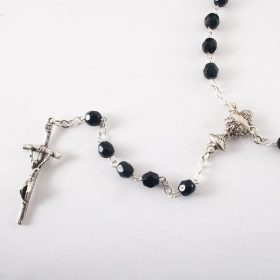 Rózsafüzér-Csiszolt kristály-fekete